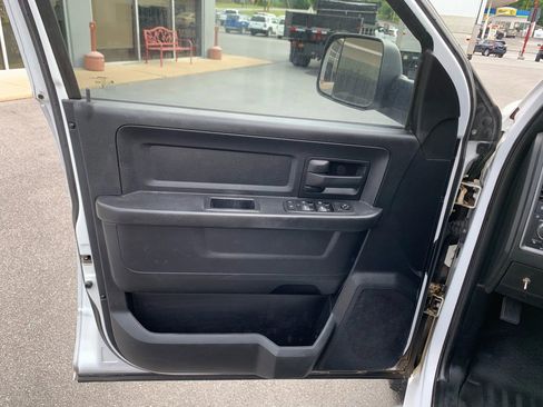 Used 2015 RAM 3500 Tradesman w/ Chrome Appearance Group image 9