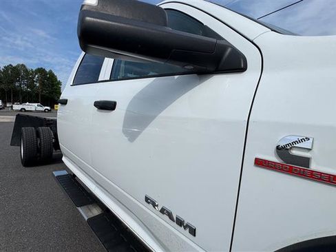 Used 2019 RAM 5500 Tradesman w/ Max Tow Package AWD/4WD image 30