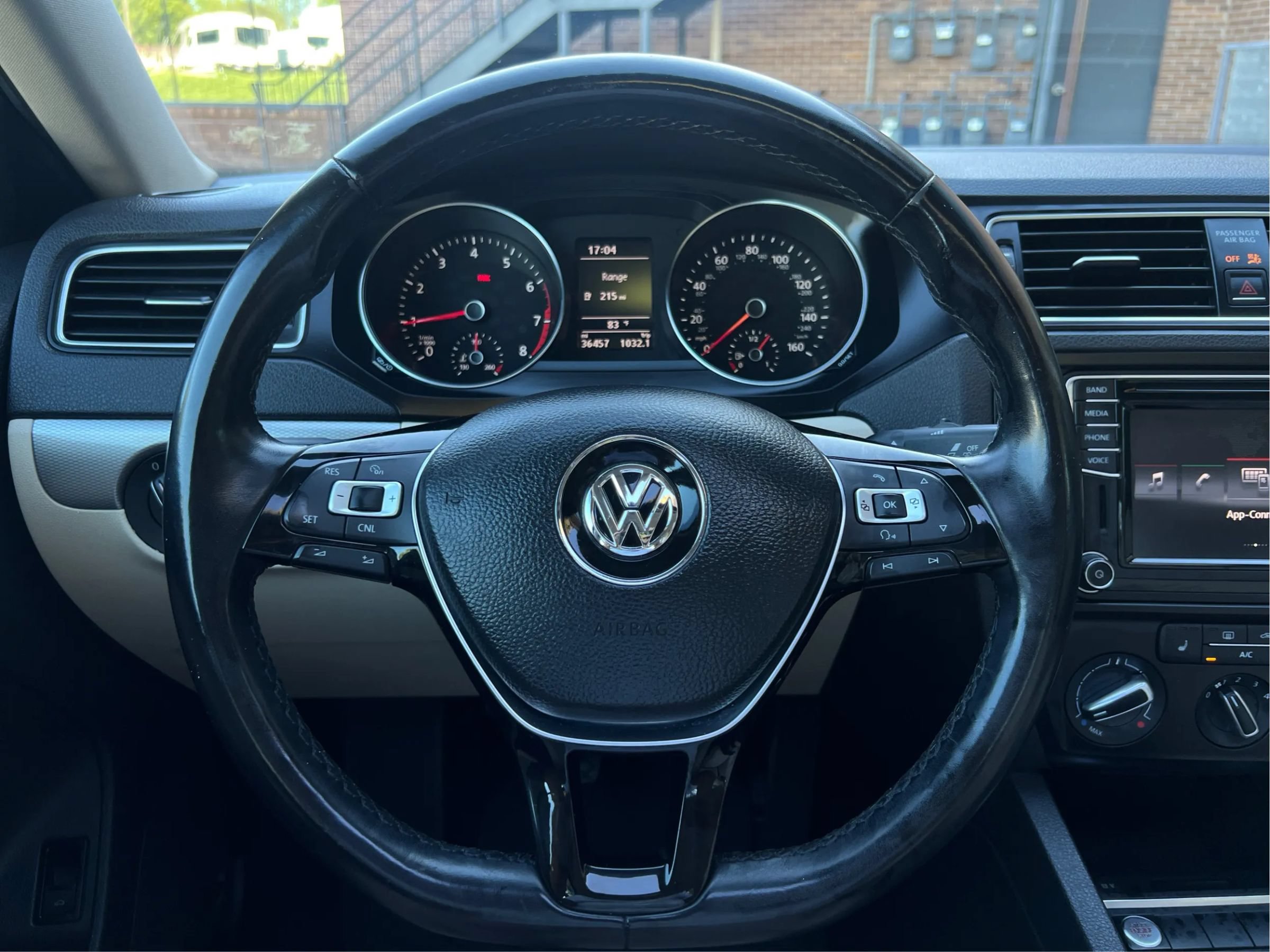 Used 2017 Volkswagen Jetta SE FWD image 37