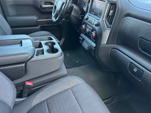 Used 2021 Chevrolet Silverado 1500 LT RWD image 16
