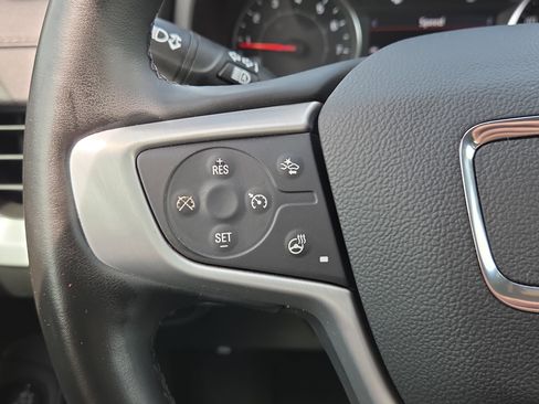 Used 2024 GMC Terrain SLT image 19