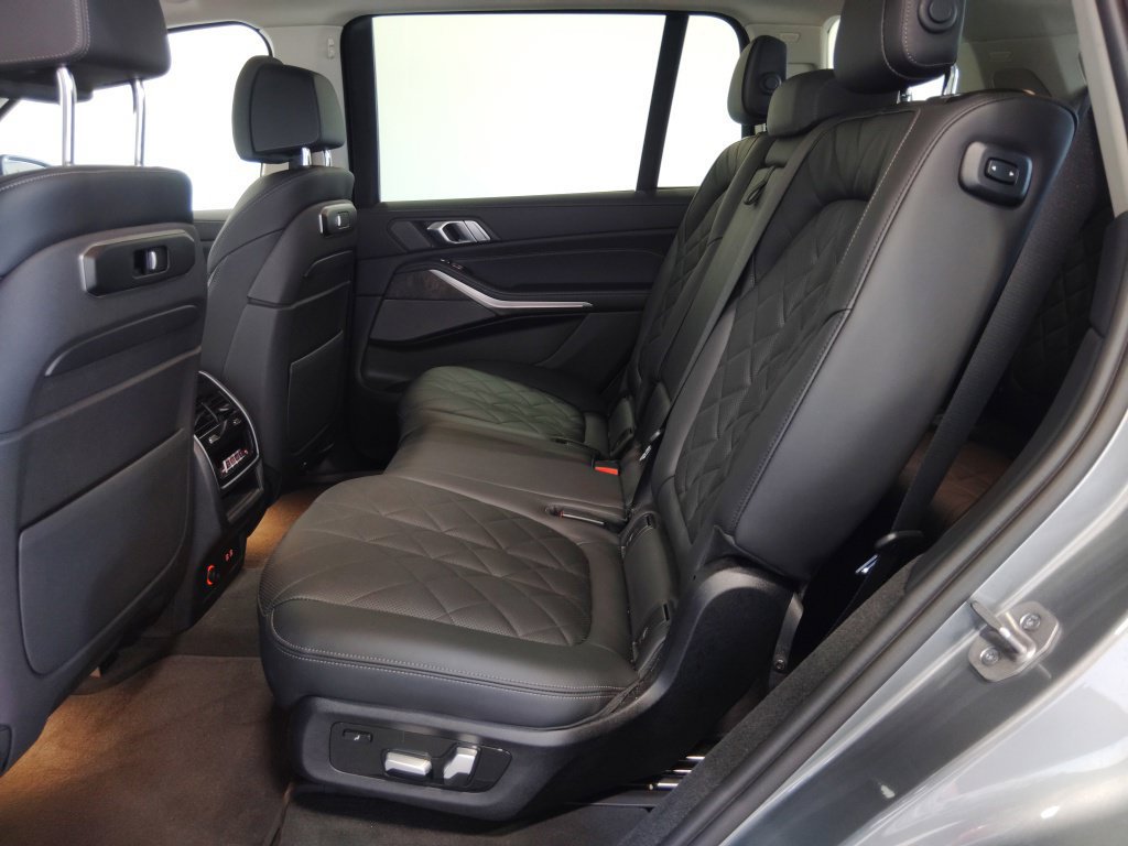 Used 2023 BMW X7 xDrive40i w/ Premium Package AWD/4WD image 42