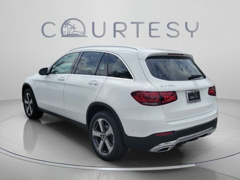 Certified 2022 Mercedes-Benz GLC 300 image 2