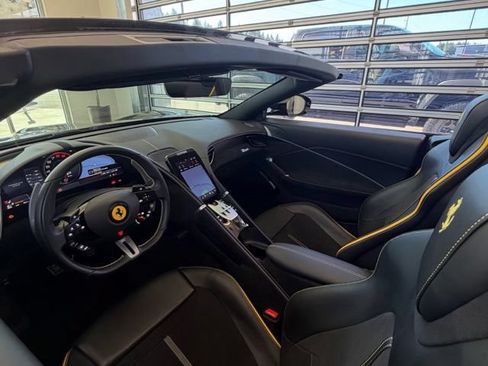 Used 2025 Ferrari Roma Spider RWD image 7