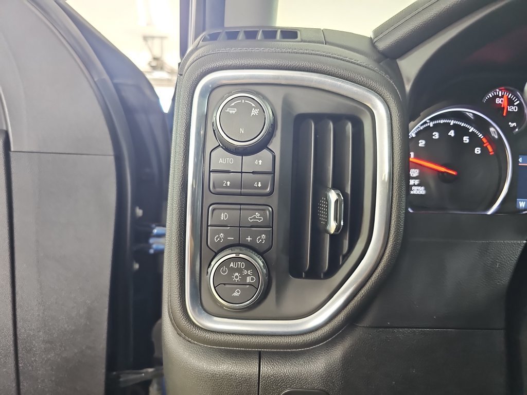 Used 2019 Chevrolet Silverado 1500 LTZ AWD/4WD image 31