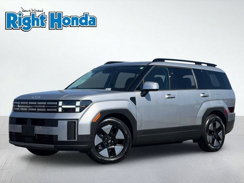 Used 2025 Hyundai Santa Fe SEL AWD/4WD image 2