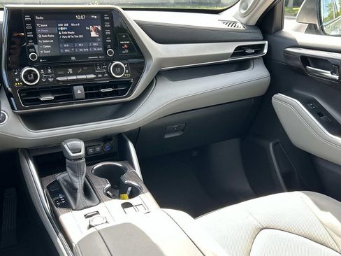 Used 2020 Toyota Highlander Limited AWD/4WD image 27