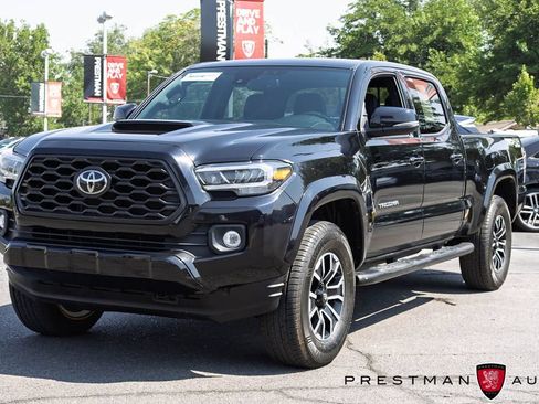 Used 2021 Toyota Tacoma TRD Sport w/ TRD Premium Sport Package AWD/4WD image 15