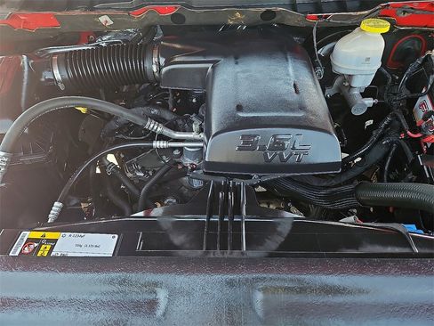 Used 2022 RAM 1500 Classic SLT image 13