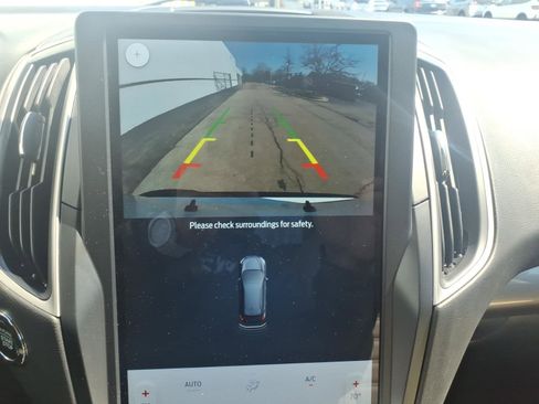 Used 2024 Ford Edge SEL w/ Convenience Package image 17