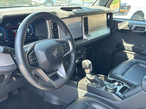 Certified 2025 Ford Bronco Outer Banks AWD/4WD image 16