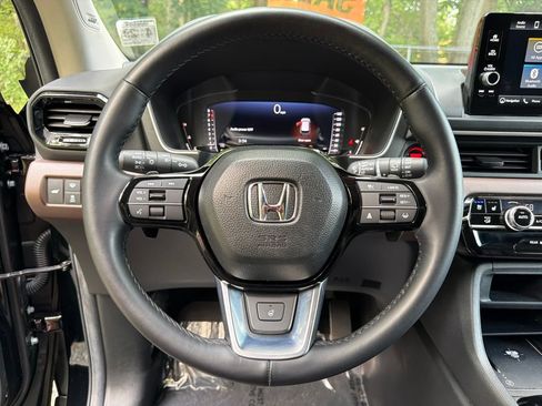 Used 2025 Honda Pilot Elite image 20