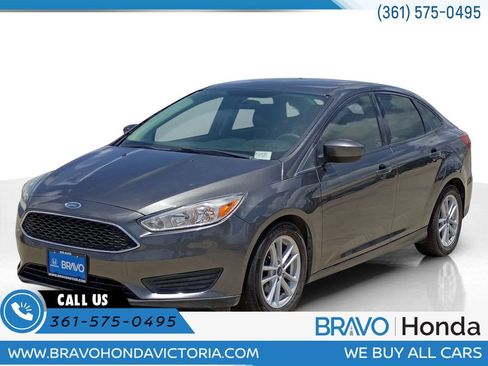 Used 2018 Ford Focus SE FWD image 1