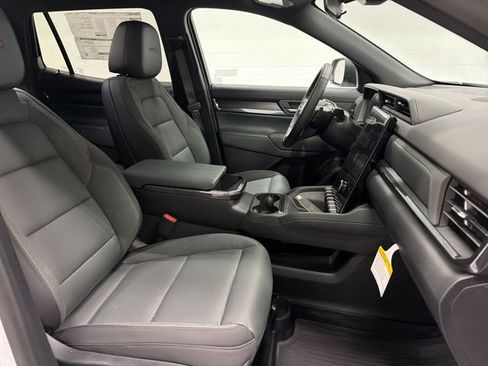 New 2026 GMC Terrain AT4 w/ LPO, Floor Liner Package AWD/4WD image 19