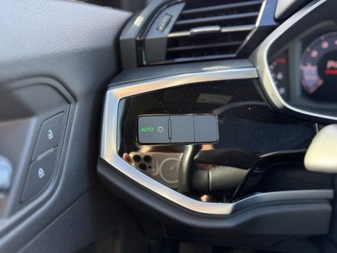 Used 2019 Audi Q3 2.0T Premium image 18