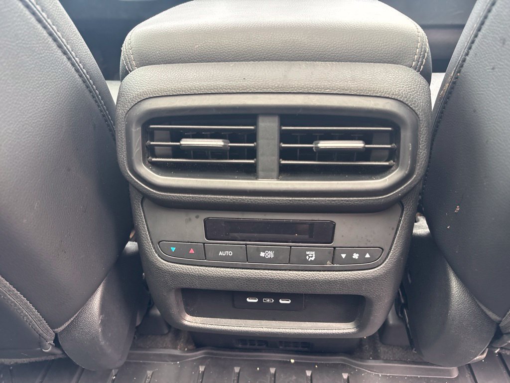 Certified 2024 Honda Pilot Touring image 36
