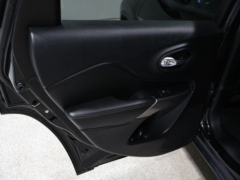 Certified 2022 Jeep Cherokee Latitude Lux image 19