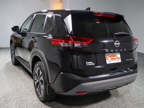 Used 2023 Nissan Rogue SV image 9