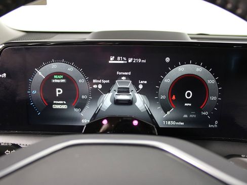 Used 2023 Nissan Ariya FWD image 7