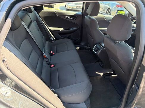 Used 2018 Chevrolet Malibu LT FWD image 37