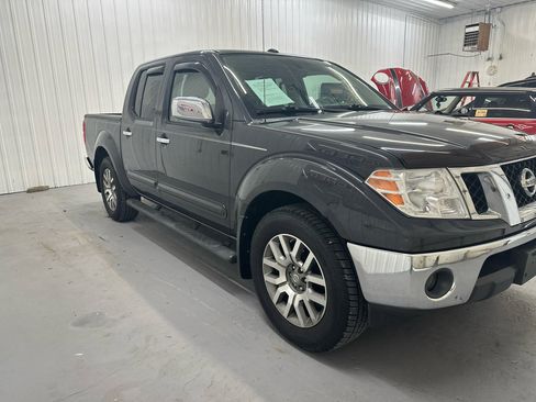 Used 2013 Nissan Frontier SL image 18