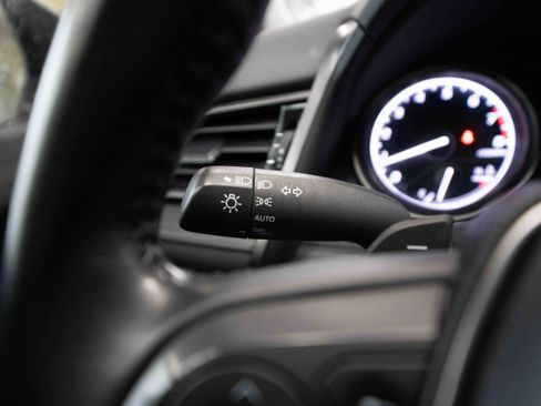 Used 2024 Toyota Camry SE image 13