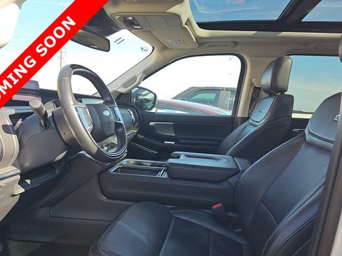 Used 2025 Ford Expedition Max Platinum image 6