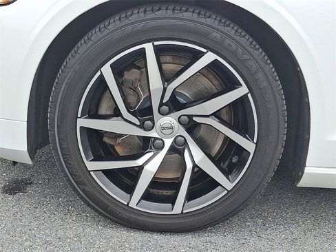 Used 2020 Volvo S60 T6 Momentum image 8