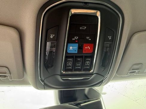 Used 2024 Jeep Grand Cherokee Limited w/ Luxury Tech Group II AWD/4WD image 25