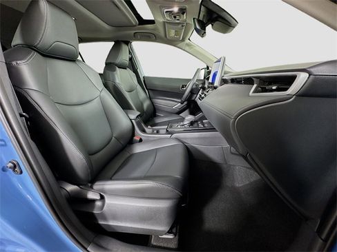 Certified 2026 Toyota Corolla Cross XLE w/ Convenience Package image 30