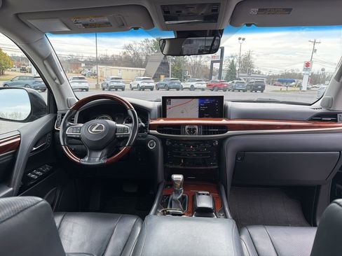 Used 2016 Lexus LX 570 4WD w/ Luxury Package image 23