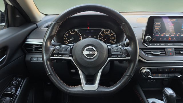 Used 2024 Nissan Altima 2.5 SR FWD image 9