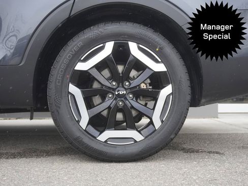 Used 2024 Kia Telluride EX image 33