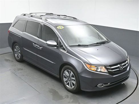 Used 2016 Honda Odyssey Touring Elite image 38