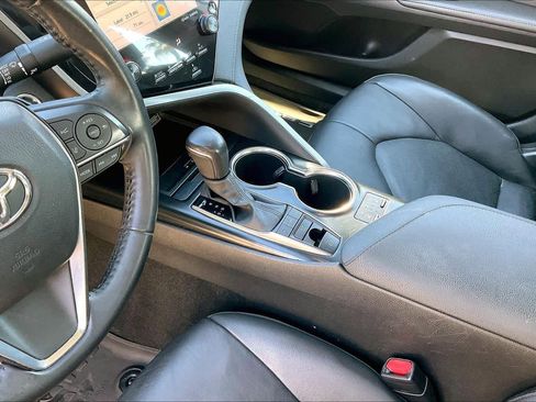 Used 2020 Toyota Camry XSE image 15