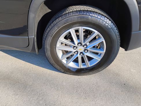 Used 2023 Chevrolet Traverse LT w/ LPO, Floor Liner Package image 24