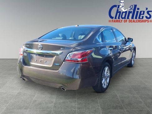Used 2014 Nissan Altima 2.5 SL w/ Moonroof Package FWD image 4