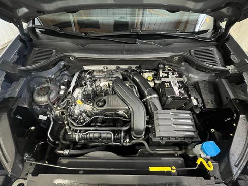 Certified 2023 Volkswagen Taos SE w/ Panoramic Sunroof Package image 31