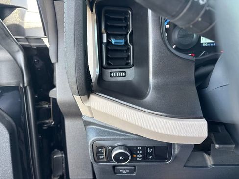 Used 2023 Ford Bronco Wildtrak image 21