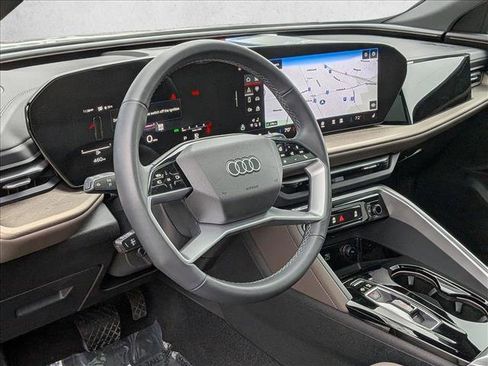 Certified 2025 Audi Q5 Premium w/ Convenience Package image 10