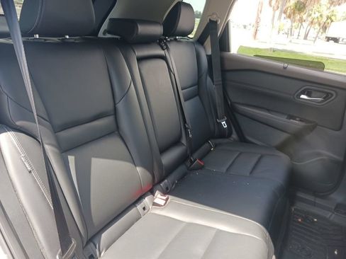 Used 2023 Nissan Rogue SL w/ SL Premium Package FWD image 18