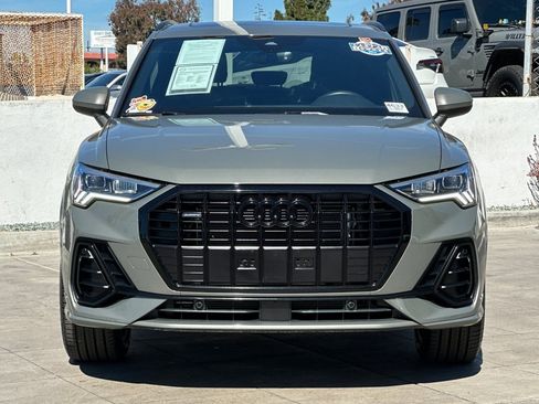 Used 2023 Audi Q3 2.0T Premium w/ Black Optic Sport Package image 9