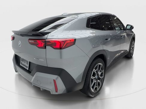 Used 2025 BMW X2 xDrive28i AWD/4WD image 7