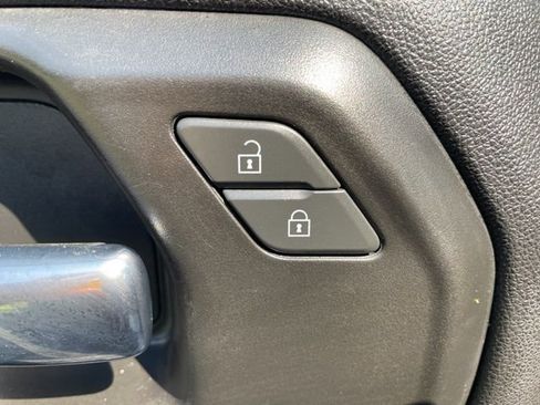 Used 2022 Chevrolet Silverado 1500 Custom image 12