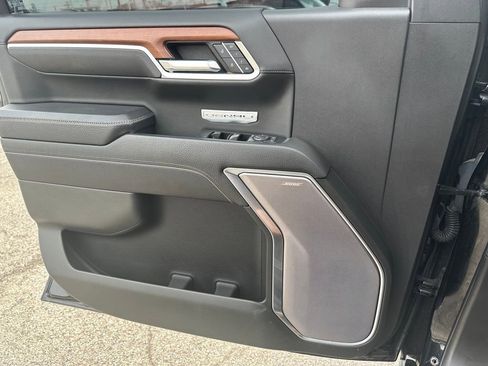 Used 2022 GMC Sierra 1500 Denali w/ Denali Reserve Package image 19