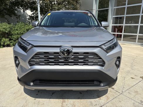 Used 2022 Toyota RAV4 Limited AWD/4WD image 5