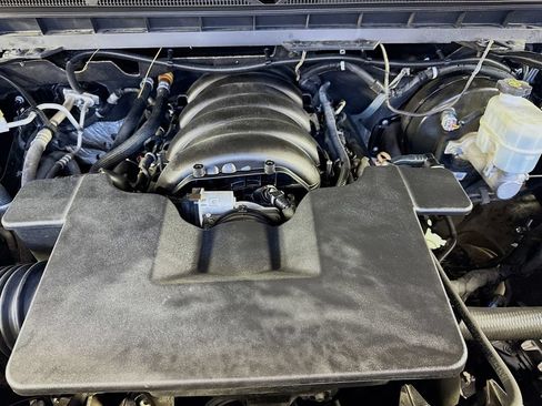 Used 2018 Chevrolet Silverado 1500 LTZ Z71 w/ LTZ Plus Package AWD/4WD image 38