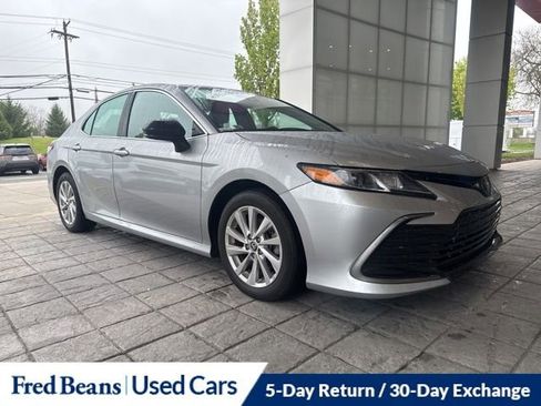 Used 2023 Toyota Camry LE FWD image 2