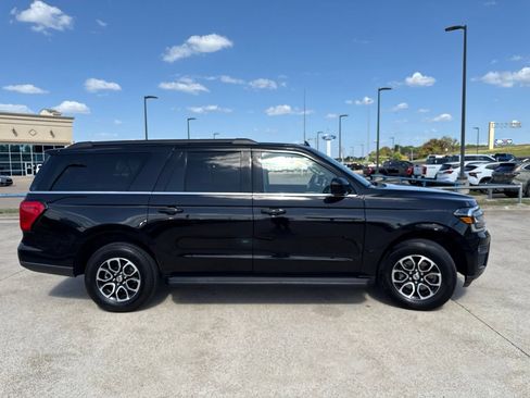 Used 2024 Ford Expedition Max XLT AWD/4WD image 17
