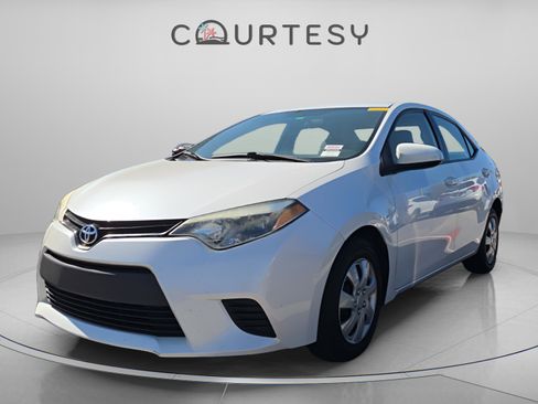 Used 2014 Toyota Corolla LE image 1